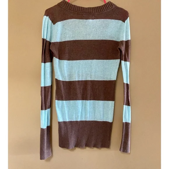 Woman’s sweater - Picture 2 of 4